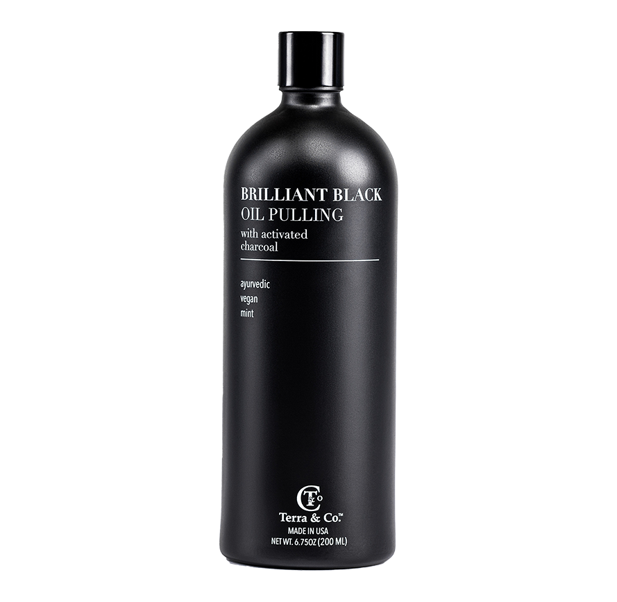 Terra & Co. Brilliant Black Oil Pulling in recyclable UV glass bottle, fluoride-free and alcohol-free Ayurvedic mouthwash for whitening and detox